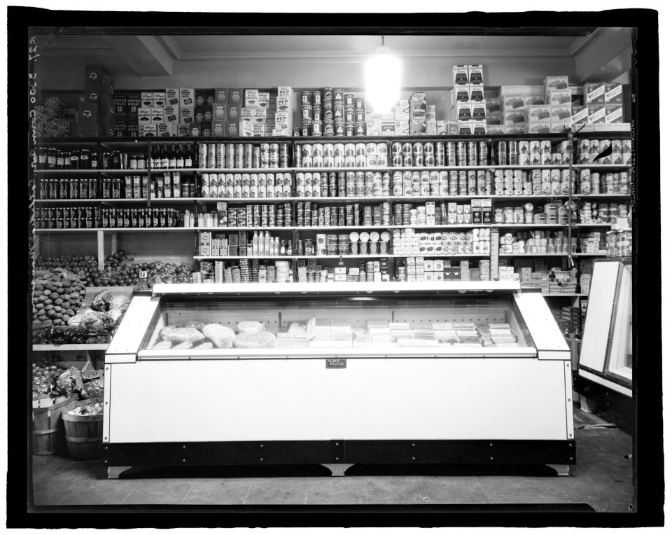 Interior of D.G.S. Store. 3300 Conn. Ave., Cathedral Mansion, Wash., D.C. LCCN2016824569
