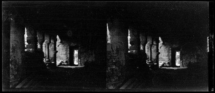 Interior d'una església (AFCEC DEGOLLADA X 079)