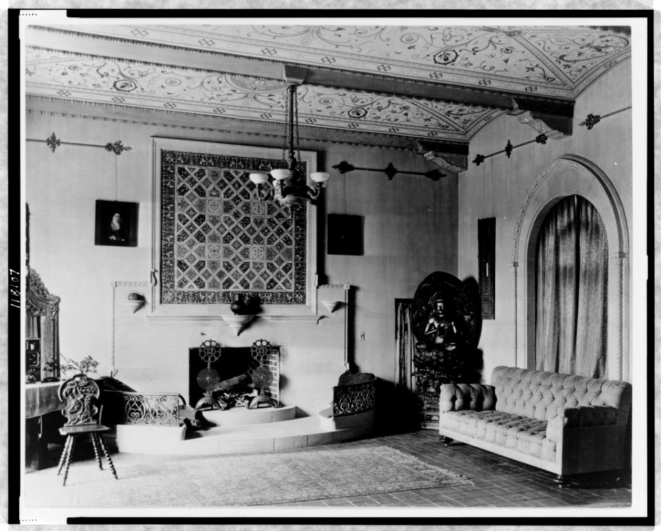Interior of house designed by architect Jacques Benois Benedict, showing fireplace, sofa, art objects, etc., Denver, Colorado LCCN97510587
