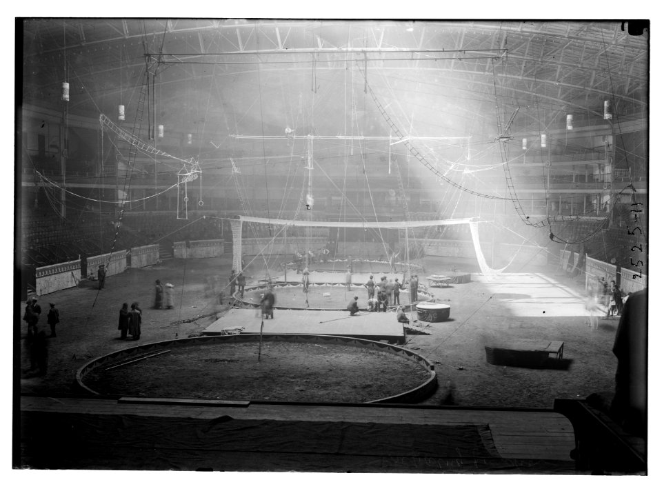 Interior of Madison Square Garden, New York City, preparing for circus week LCCN2014691051
