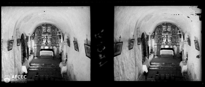 Interior de l'ermita de Sant Aniol de l'Aguja