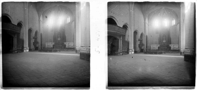 Interior de l'església de Santa Maria