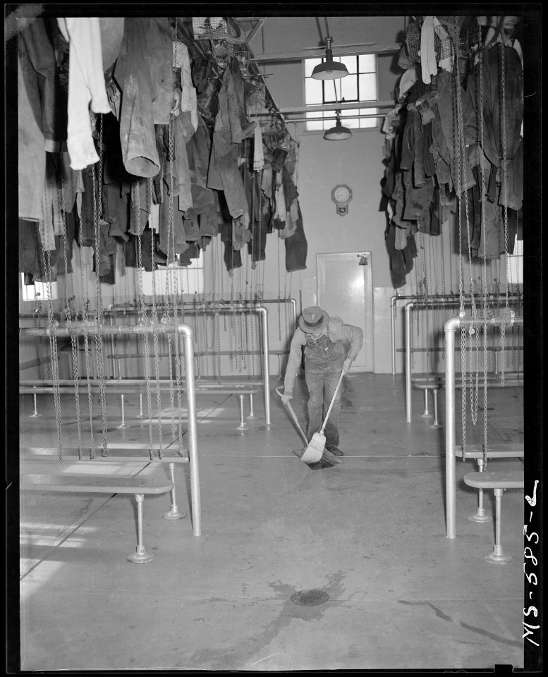 Interior of wash and change house for miners. Columbia Steel Company, Columbia Mine, Columbia, Carbon County, Utah. - NARA - 540505