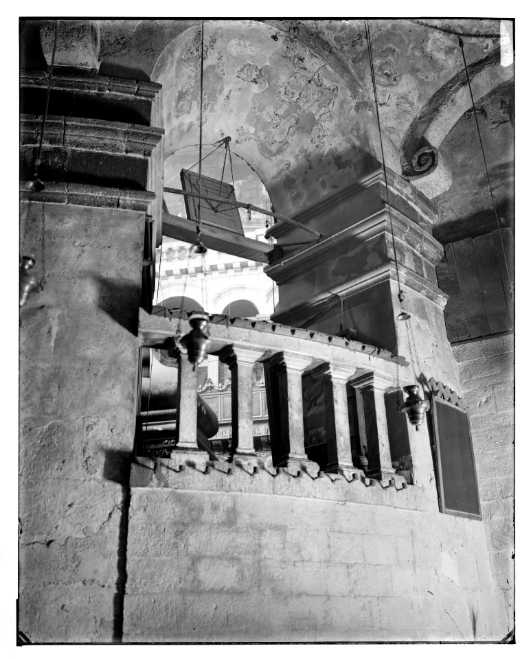 Interior section of the Church of the Holy Sepulchre LOC matpc.06575