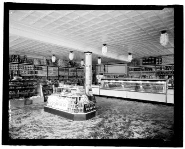 Interior of D.G.S. Store, 7 & E. St., S.W., Wash., D.C. LCCN2016824573