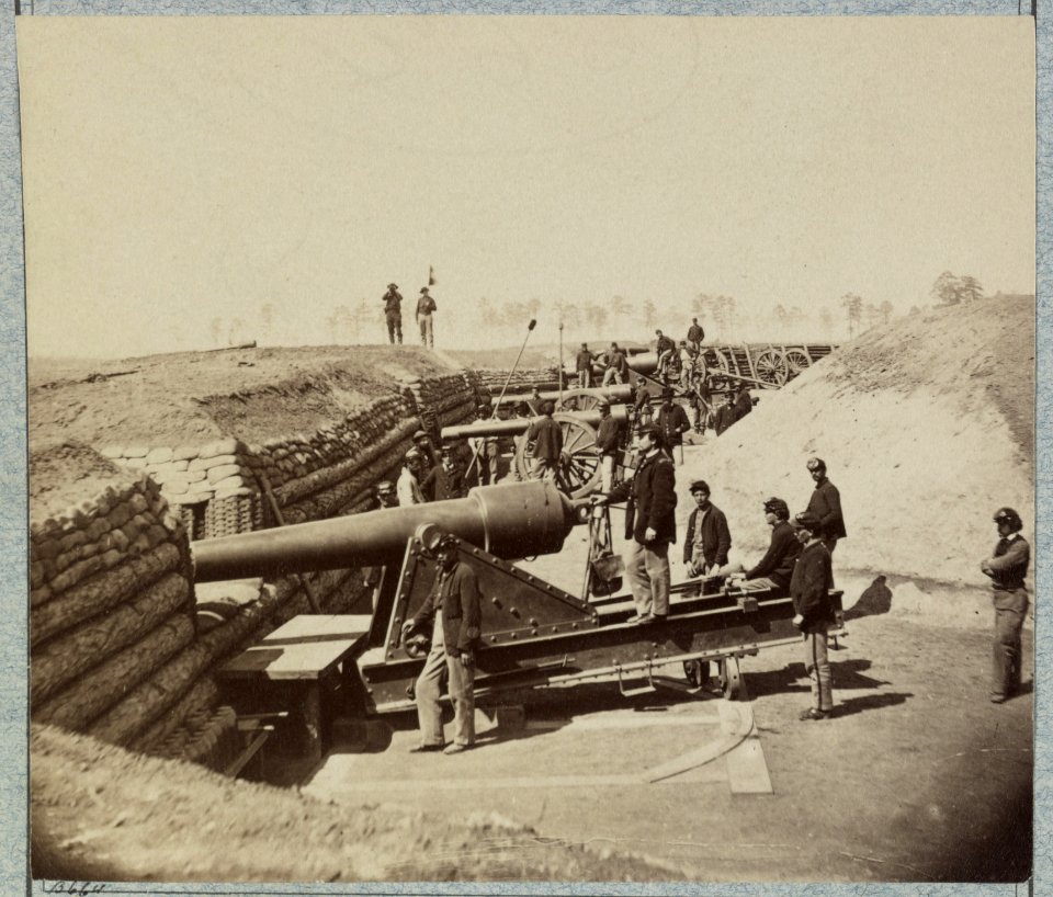 Interior views of Fort Brady, James River, Va. near Dutch Gap Canal LCCN2012646739