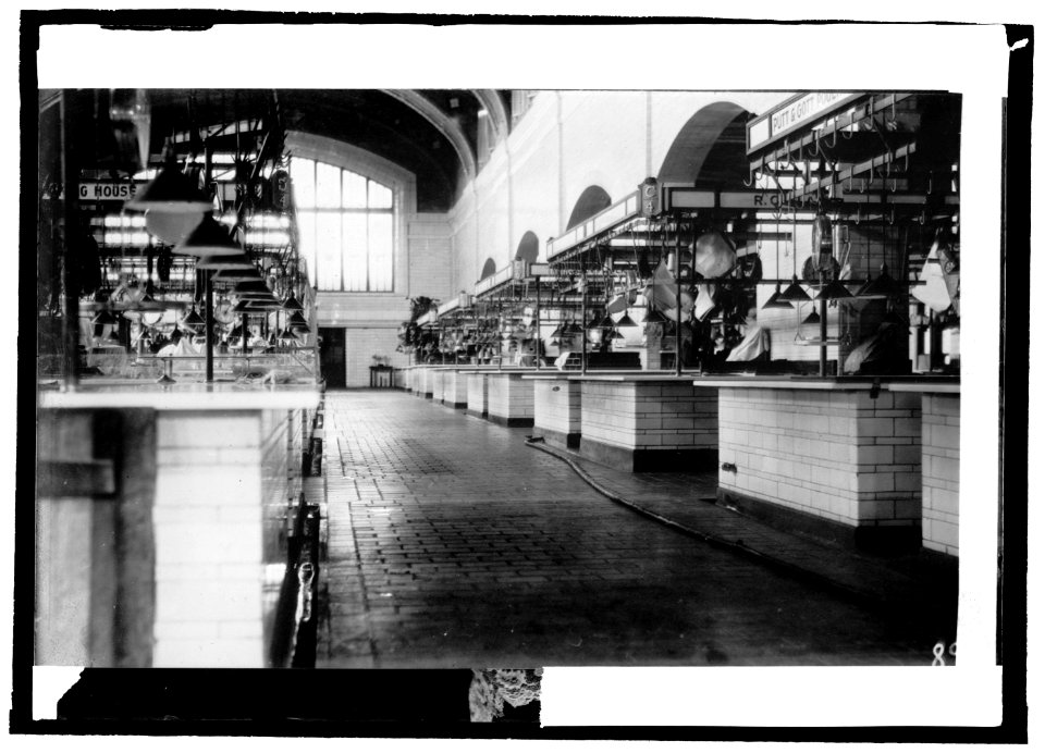 Interior, modern sanitary market LCCN2016821100