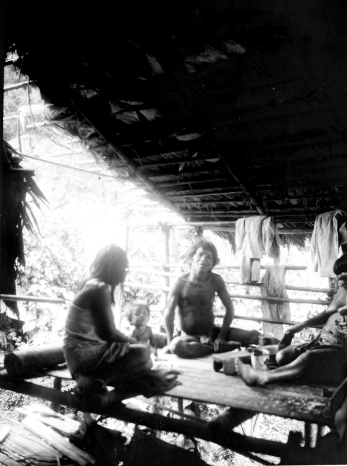 Interiör från hydda. Urababukten, Rio Huati. Colombia - SMVK - 003992