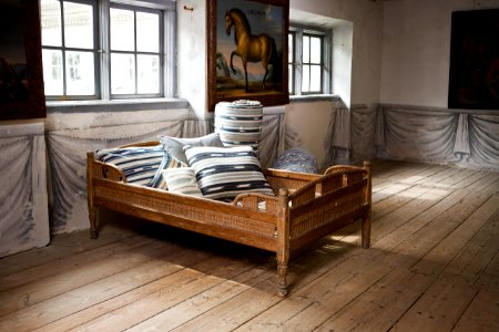 Interiör. Omgång, fjärde våningsplanet. Korgflätad säng - Skoklosters slott - 85966