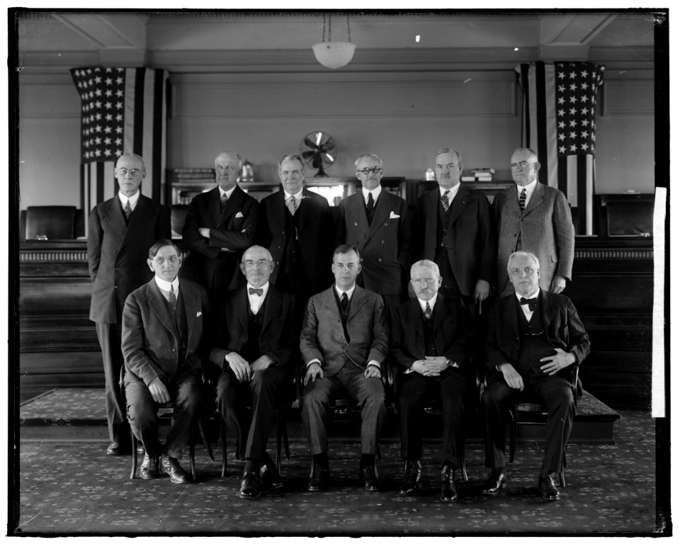 INTERSTATE COMMERCE COMMISSION MEMBERS LCCN2016861588