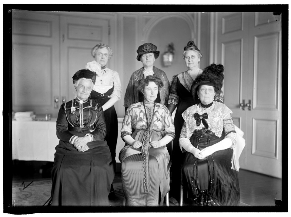 INTL. ANTI-VIVISECTION CONGRESS. BACK ROW- MRS. CLINTON PICHNEY FARRELL; MRS. L. B. HENDERSON; MRS.FLORENCE PELL WARNING. FRONT ROW- MRS. CAROLINE E. WHITE; MISS LIND-AF-HAGEBY; MRS. R. G. LCCN2016865075