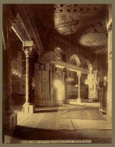 Intérieur de la mosquée d'Omar Interior of the mosque of Omar - - Bonfils. LCCN2004669835