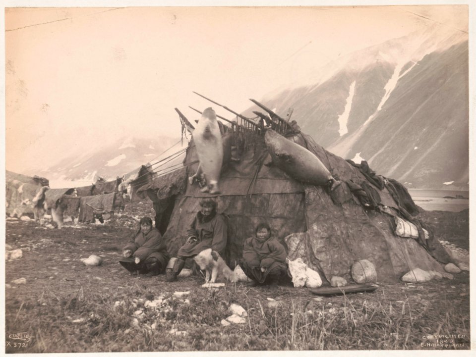 Inuit hut and family) - Curtis LCCN90710799