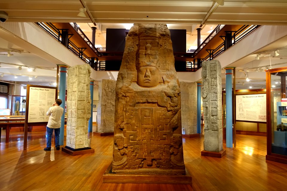 Interior view - Meso-American collection - Peabody Museum, Harvard University - DSC06058