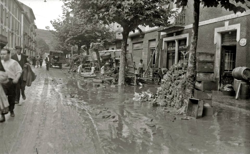 Inundaciones en la localidad Errenteria (12 de 12) - Fondo Car-Kutxa Fototeka