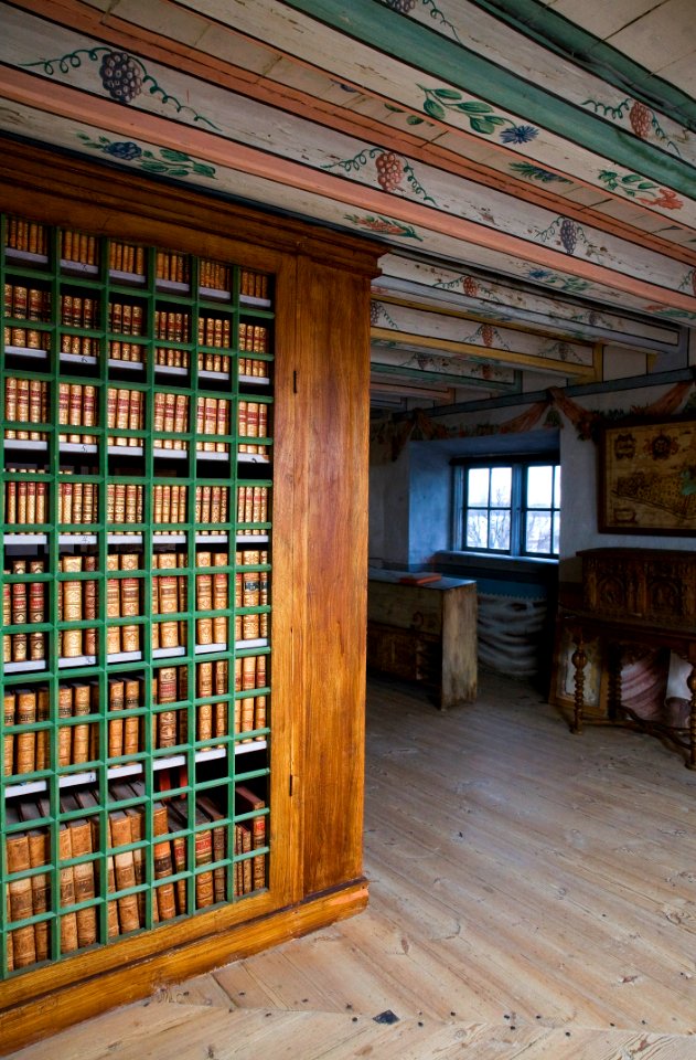 Interiör. Biblioteket: Sektion, stängd dörr. Rum syns - Skoklosters slott - 86265