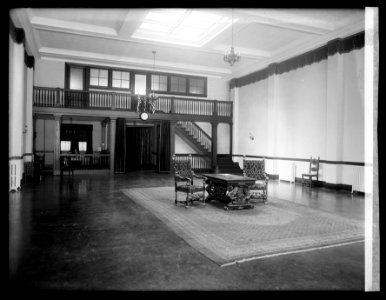 Interior, Conn. Ave. Semmes Motor Co., (Washington, D.C.) LCCN2016851901 photo