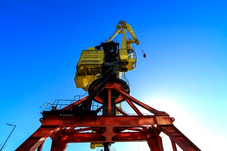Power crane spring