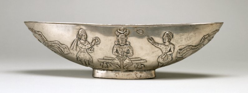 Iranian - Oval Bowl with Enthronement Scene - Walters 57625 - Profile