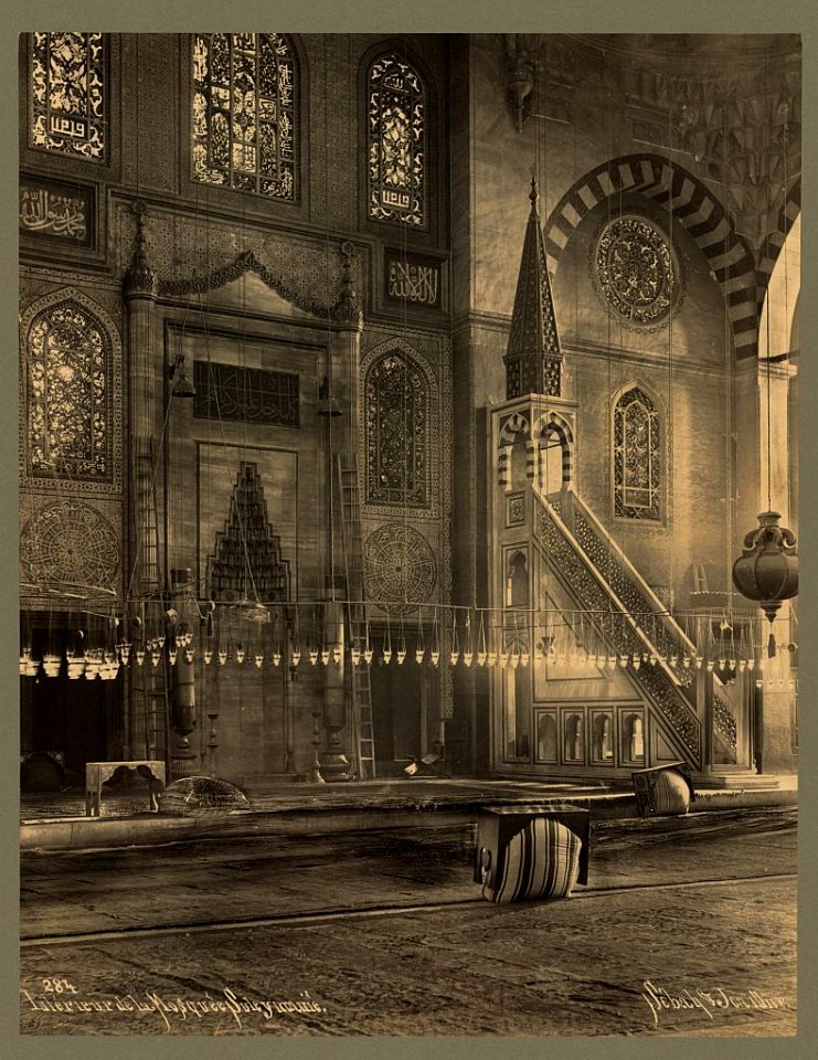 Intérieur de la Mosquée Suleymanié - Sébah & Joaillier. LCCN2003688287