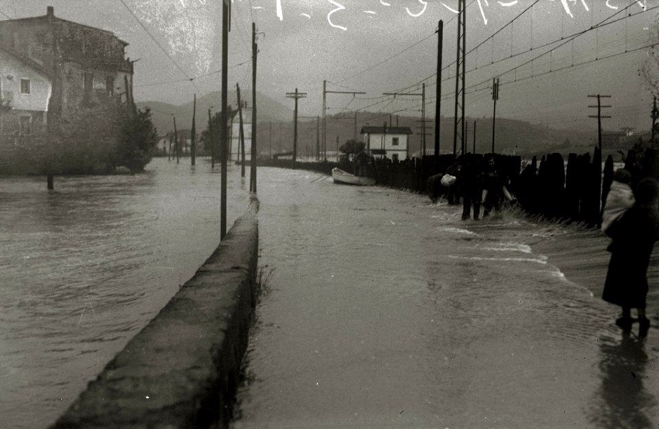 Inundaciones en el barrio de Loiola (2 de 2) - Fondo Car-Kutxa Fototeka