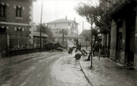 Inundaciones en la localidad Errenteria (2 de 12) - Fondo Car-Kutxa Fototeka