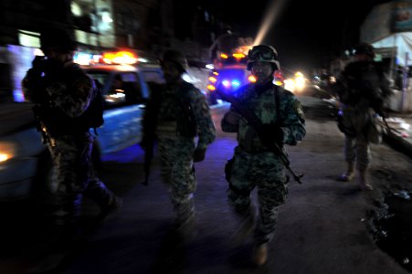Iraqi police patrol Sadiah DVIDS142038
