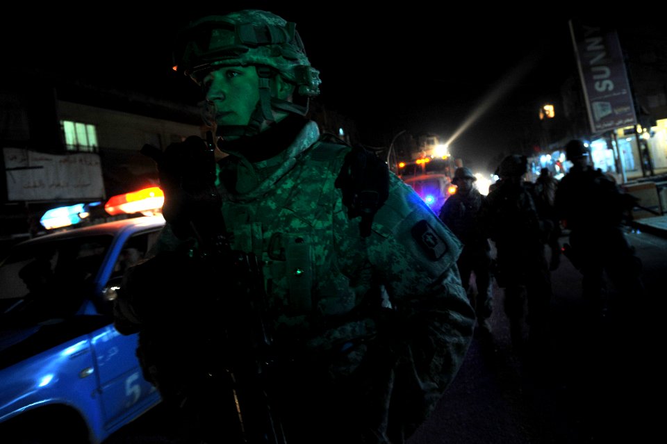 Iraqi police patrol Sadiah DVIDS142049