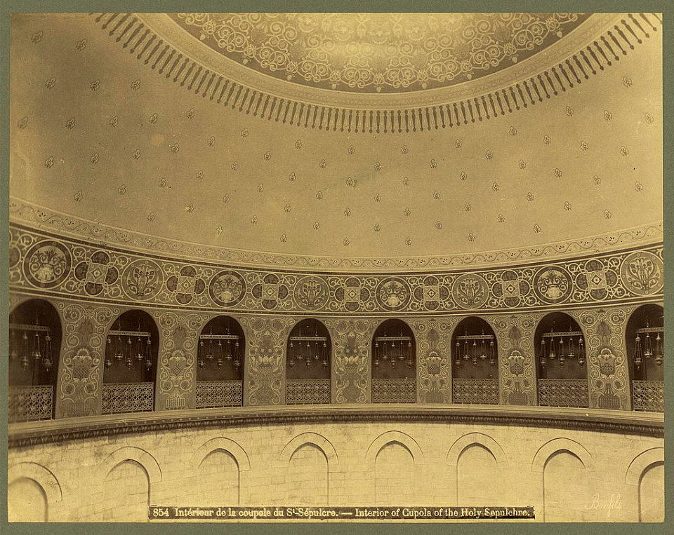 Intérieur de la coupola du St. Sépulcre Interior of cupola of the Holy Sepulchre - - Bonfils. LCCN2004669841