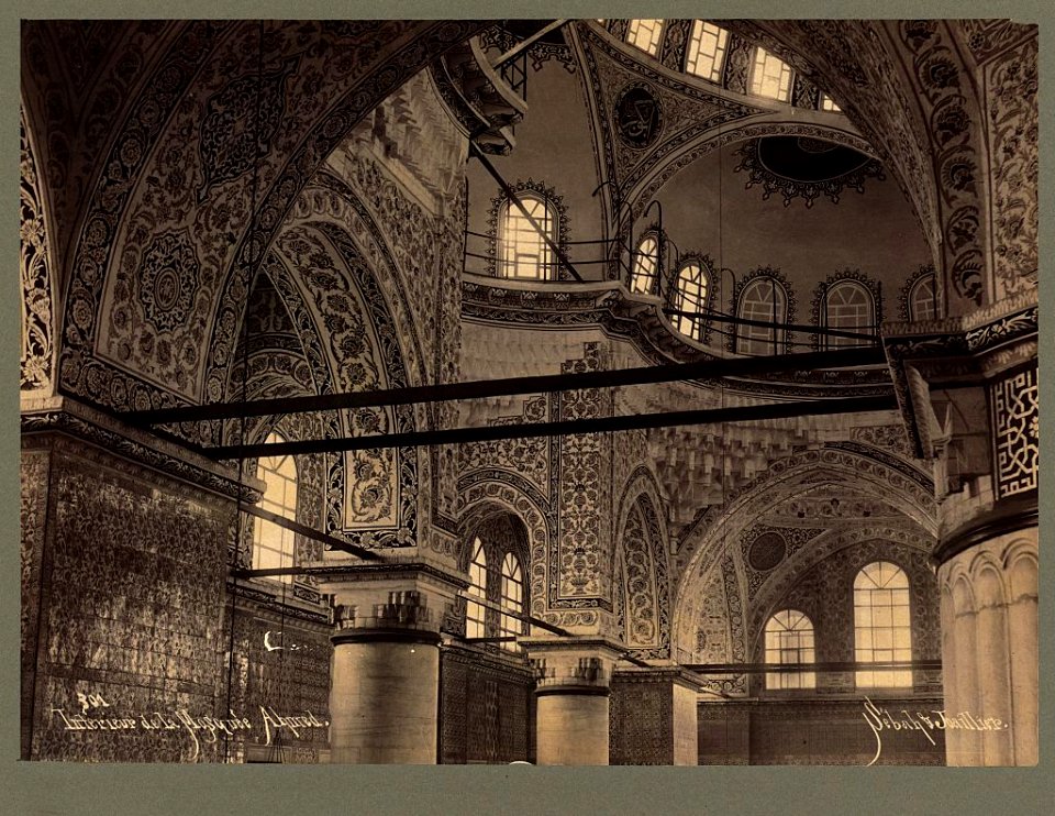 Intérieur de la Mosquée Ahmed - Sébah & Joaillier. LCCN2003688202