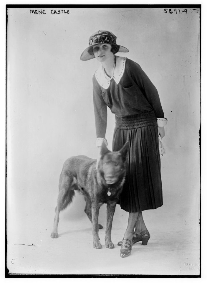 Irene Castle (with pet dog) LCCN2014714176