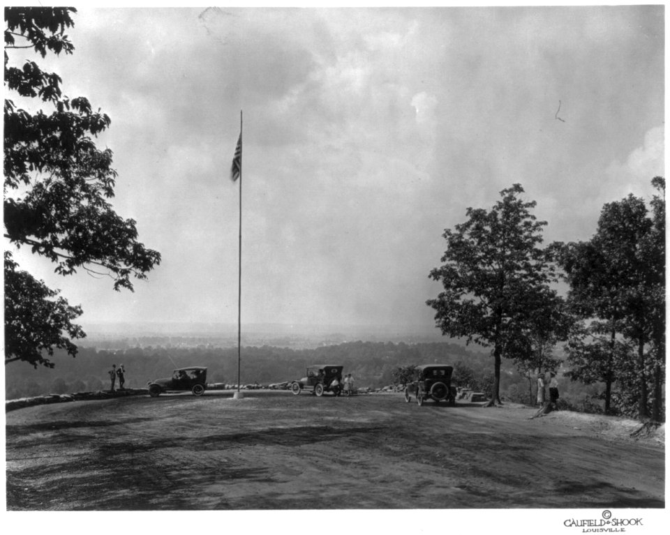 Iroquois Park, Observation Point on top of hill, looking toward Louisville, Kentucky LCCN2006679260
