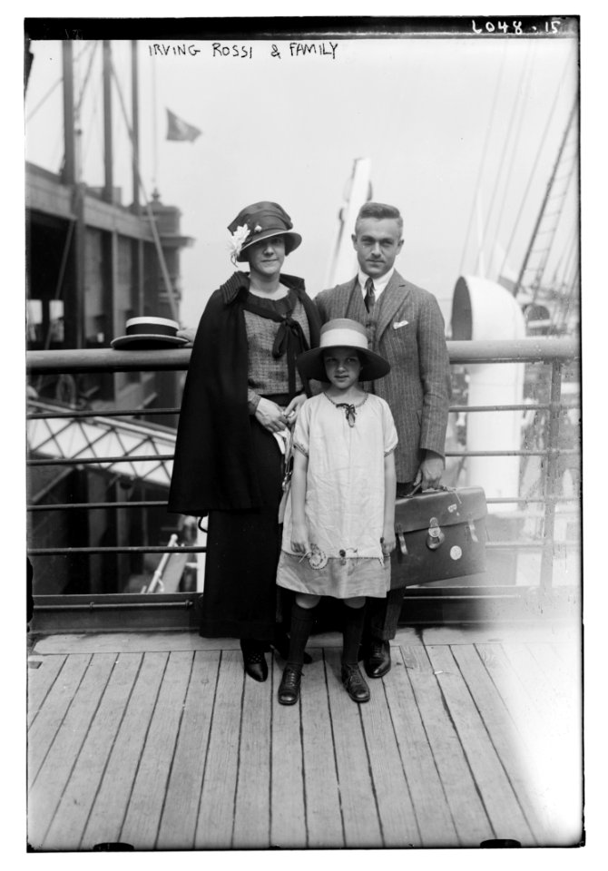 Irving Rossi and family LCCN2014716446