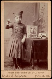 Isa Loyd Upson, the Persimmon Girl of the 100th Indiana Infantry Regiment) - From the Eclipse Studio of Malin & Schwartz, Portland, Indiana LCCN2017659697