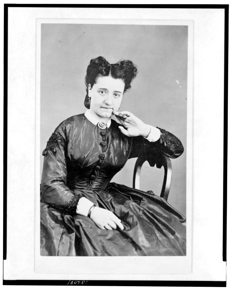 Isabel Alva LCCN2005692474