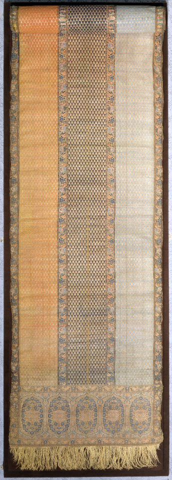 Iranian - Sash with Small Male Figures - Walters 8314 - Top Detail