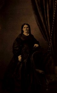 Isabella Chambelain Lyman, photograph by H. L. Chase, Mission Houses Museum Archives