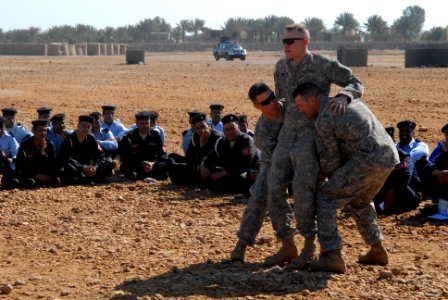 Iraqi basic training in Karbala DVIDS160912
