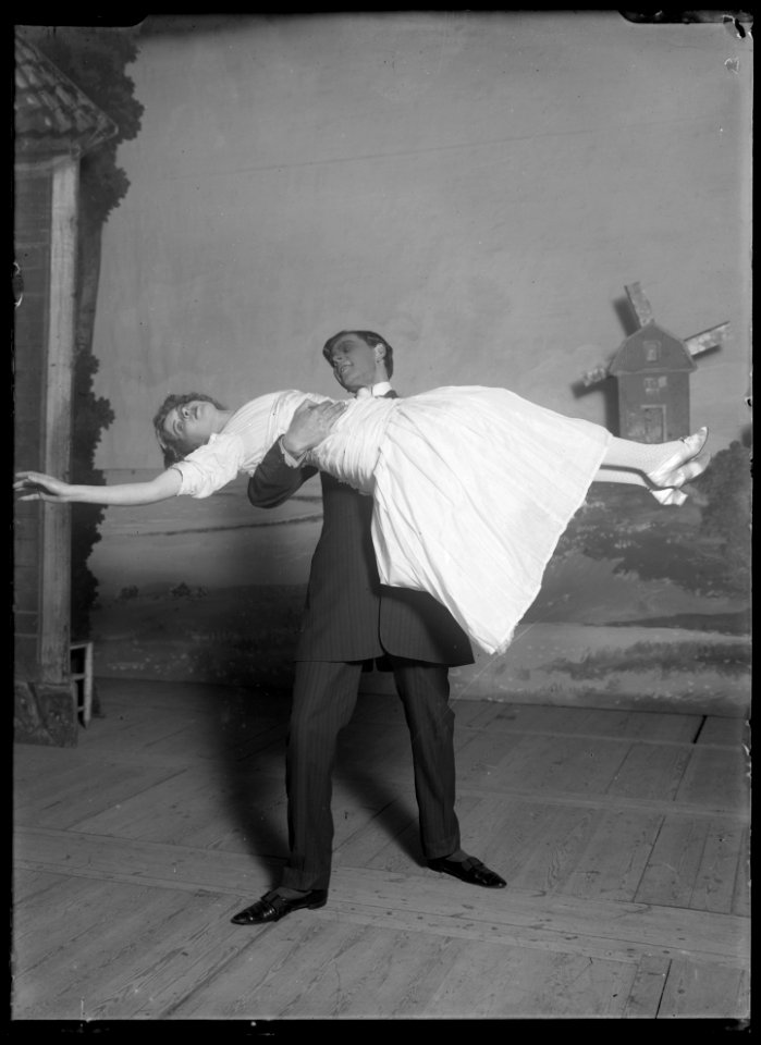 Irene Jansson and Gustaf Råfelt in Kalle och Mille at Folkteatern 1910 - SMV - NJ027