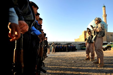 Iraqi police patrol Sadiah DVIDS142032