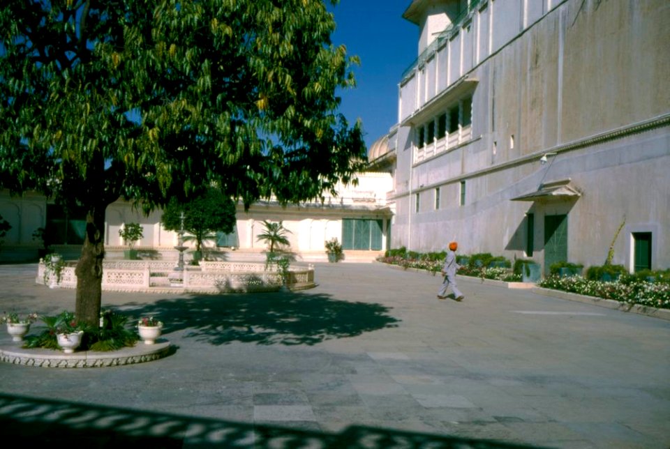 Island Palace on Lake Pichola in India in 1962 (1)
