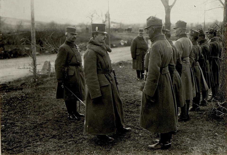 Isonzofrontreise Kaiser Karls I. am 10.4.1917 (BildID 15552142)
