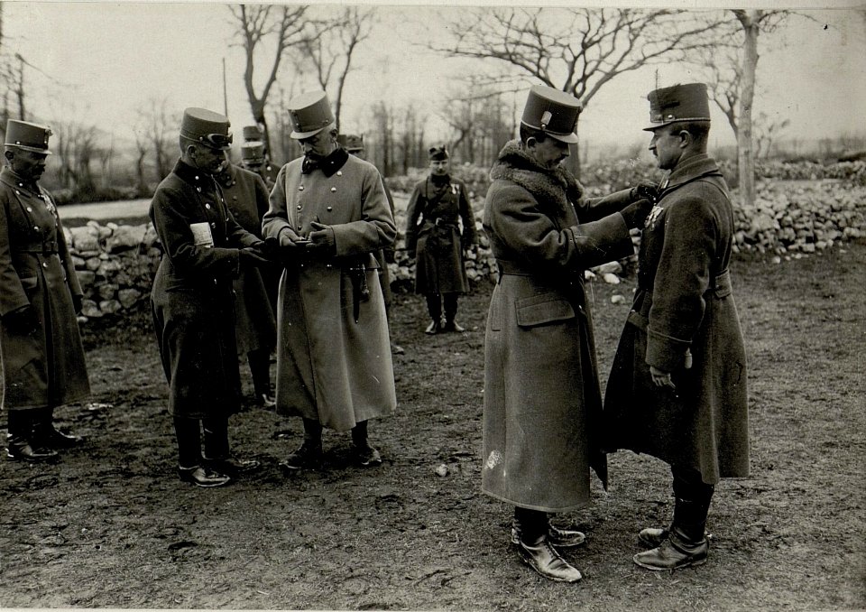 Isonzofrontreise Kaiser Karls I. am 10.4.1917 (BildID 15552170)