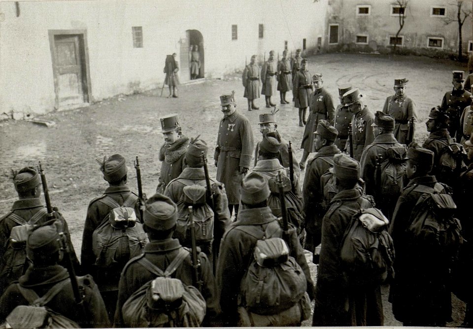 Isonzofrontreise Kaiser Karls I. am 10.4.1917 (BildID 15552072)