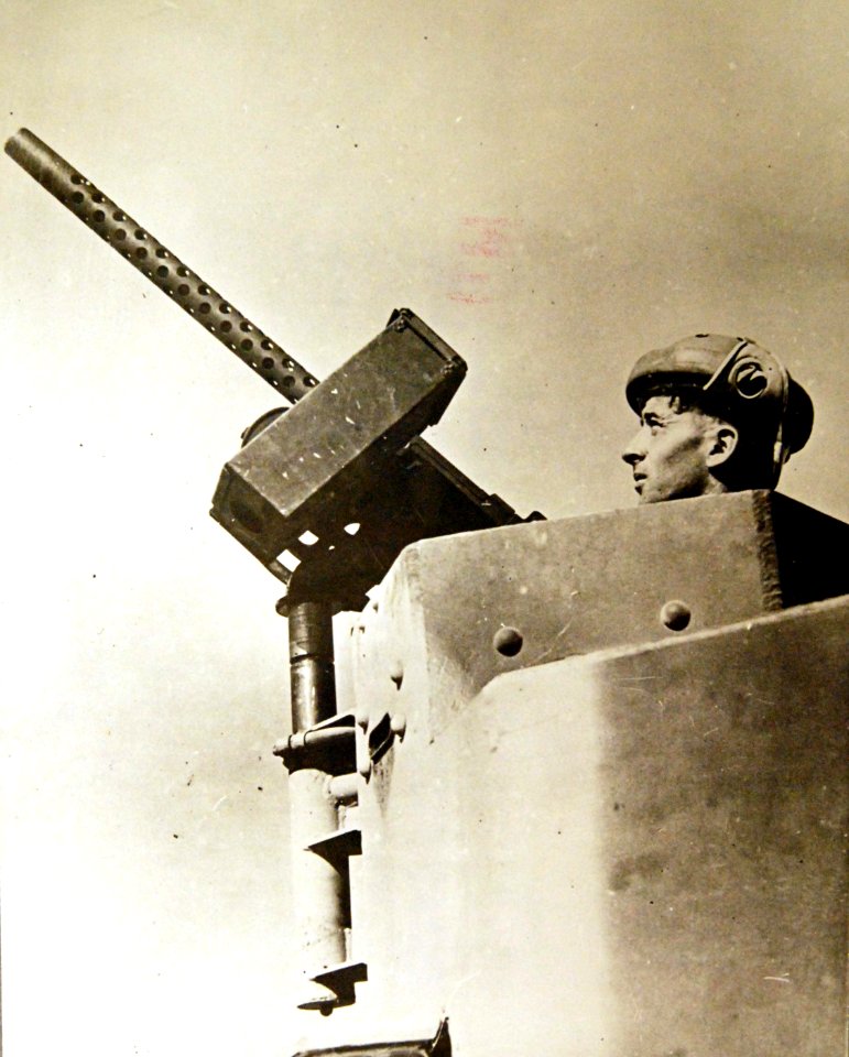 Irish Cavalry Regiment soldier testing new American tank, WWII (36406682004)