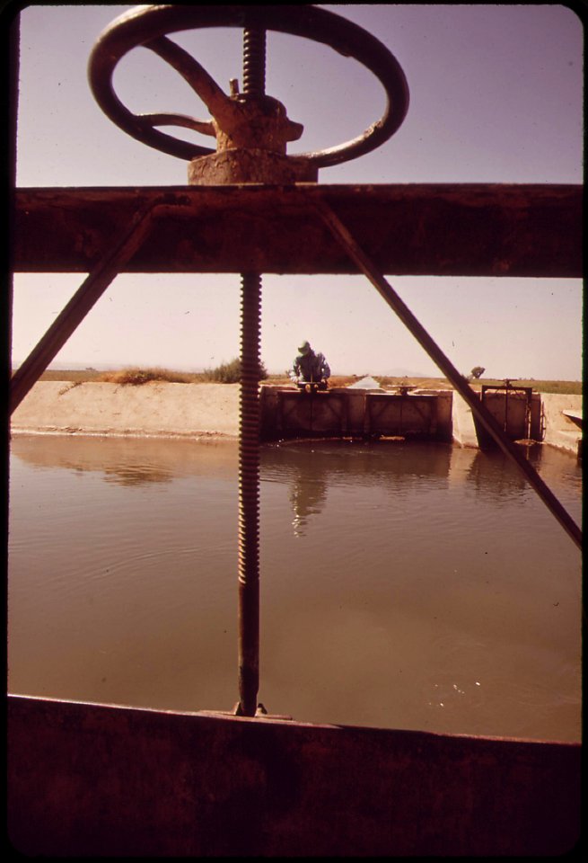 Irrigation-canal-near-parker-may-1972 7006610492 o