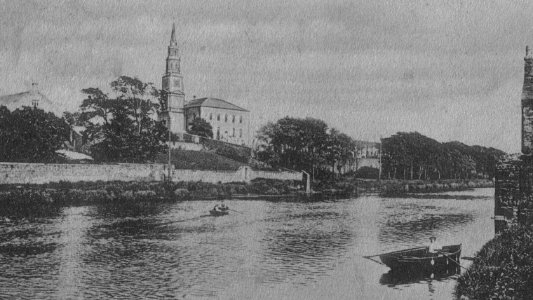 Irvine and the old kirk, 1904