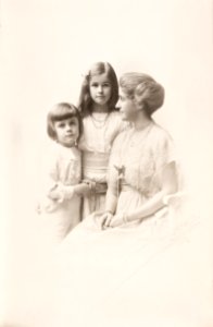 Irma von Geijer, f. von Hallwyl med barnen Margit och Erik - Hallwylska museet - 89062