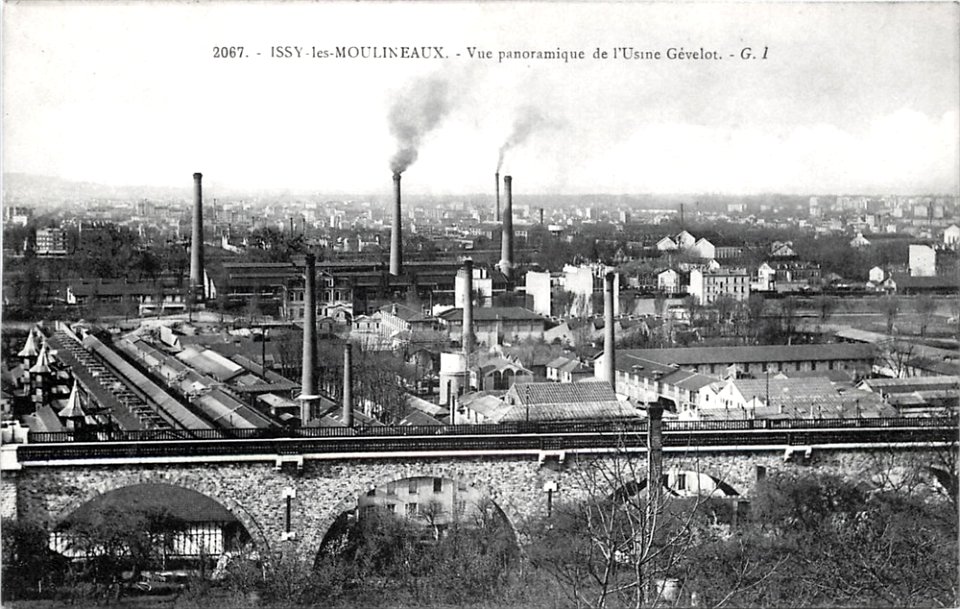 Issy-Les-Moulineaux, Vue panoramique de l'Usine Gévelot, c.1907 postcard