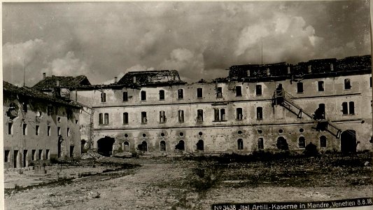 Ital.Artill.-Kaserne in Mandre, Venetien 8.8.18. (BildID 15622170)